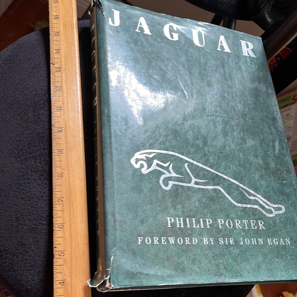 Large Jaguar Book 200 pages of info - Picture 9 of 11